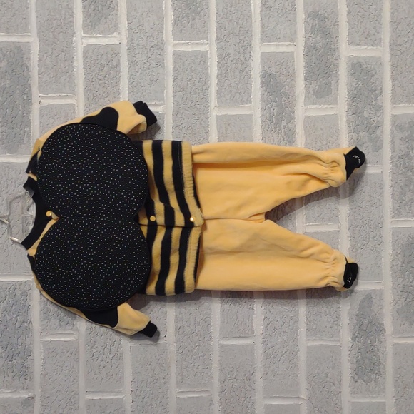 First Moments Babies Bumblebee Bodysuit Onesie Dress Up Halloween Costume 6/9M - Picture 2 of 11